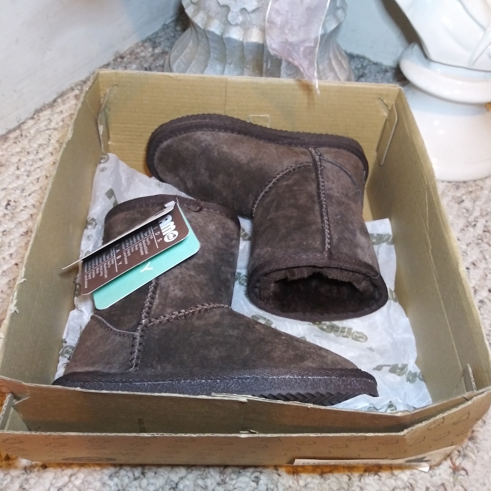Lamo Chocolate Brown Classic Suede & Faux Fur Boots - Picture 9 of 10